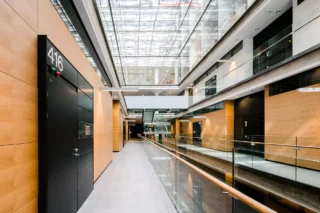 Kontorsbyggnad invändigt