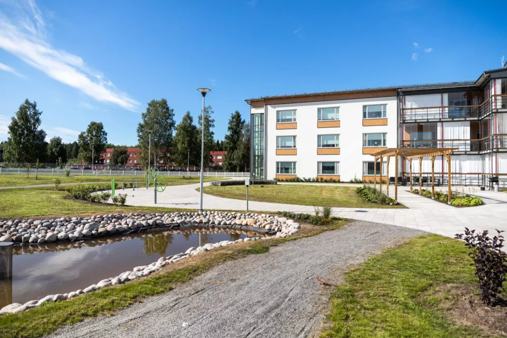 Norlandia Björknäsgården i Boden - med en naturskön och aktiverande utemiljö.