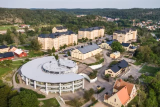 Flygfoto på skola